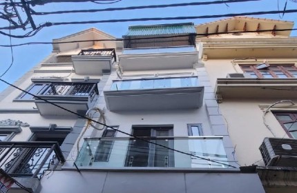 Nhà đẹp Ngọc Thụy 46m², 5 tầng, giá 7.9 tỷ.